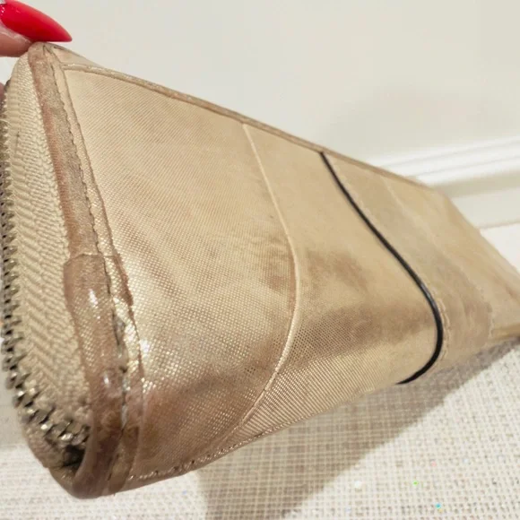 ✨👝 Coach Soho Gold Shimmery Zip Around Long Wallet with Buckle Detail - Picture 8 of 16